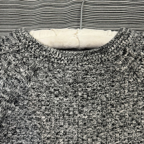 GAP Cotton Raglan Sleeve Crew Neck Black/White Size Medium - Picture 4 of 9